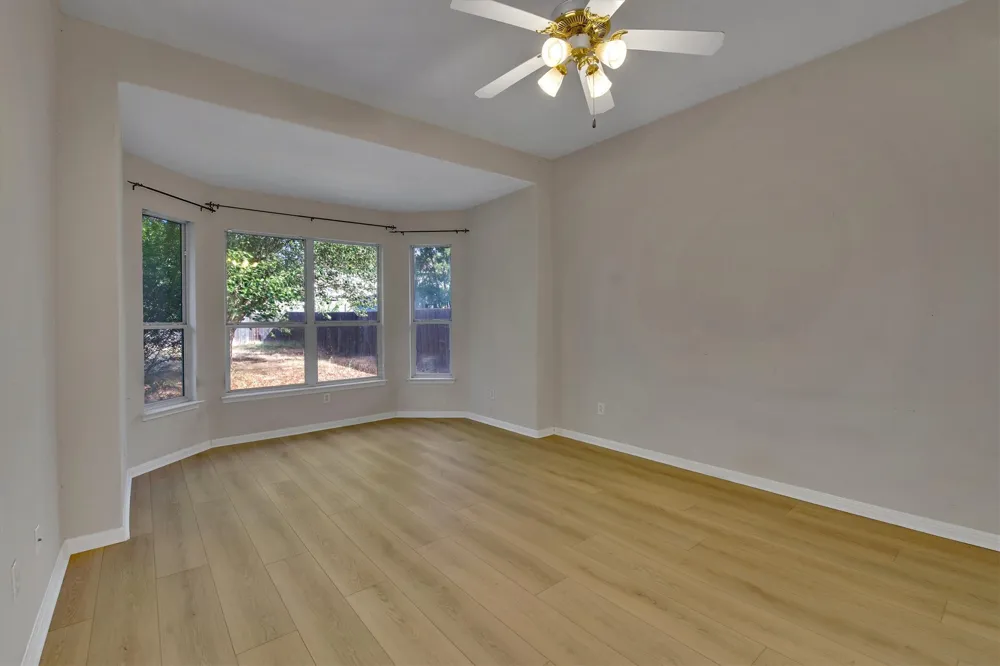 824 Broken Feather Trail Pflugerville, TX 78660