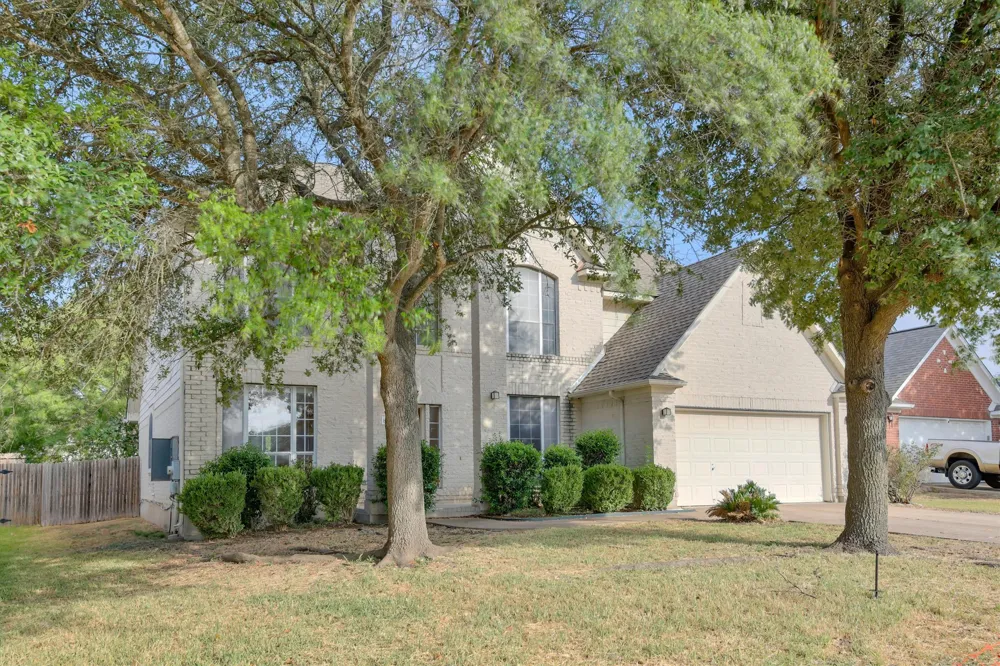824 Broken Feather Trail Pflugerville, TX 78660