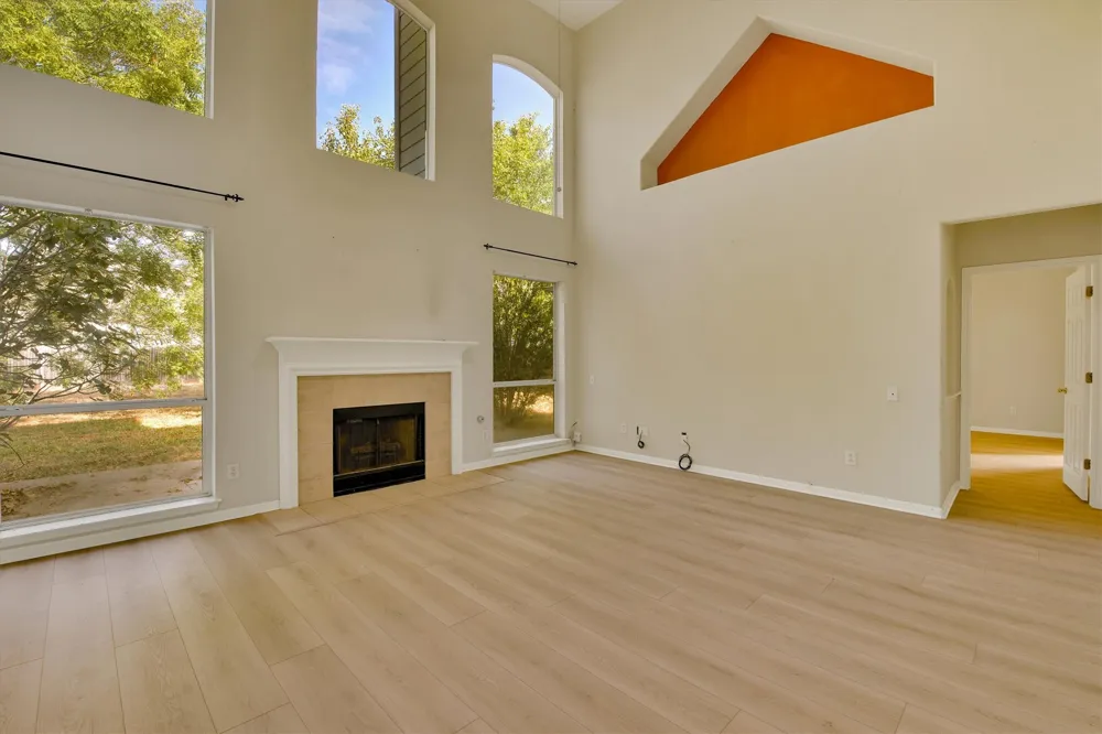 824 Broken Feather Trail Pflugerville, TX 78660