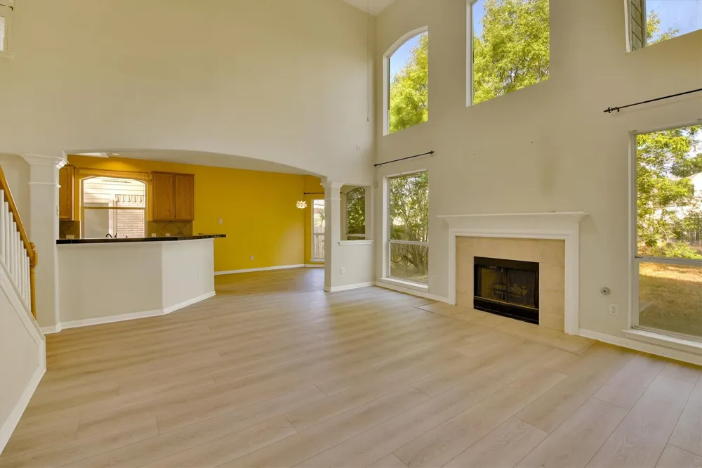 824 Broken Feather Trail Pflugerville, TX 78660
