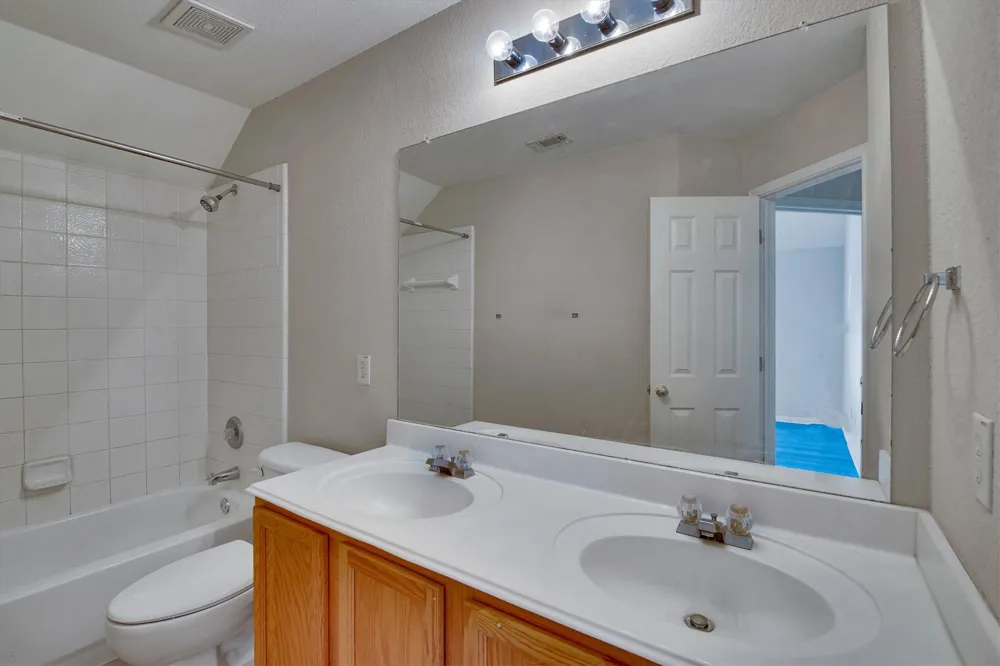 824 Broken Feather Trail Pflugerville, TX 78660