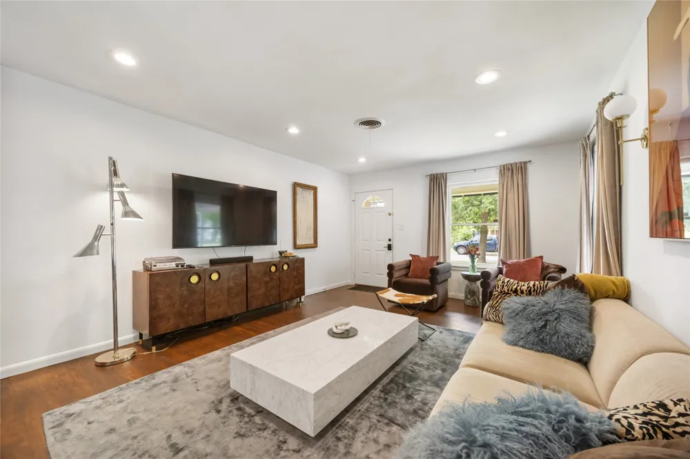 1106 Arcadia Avenue Austin, TX 78757