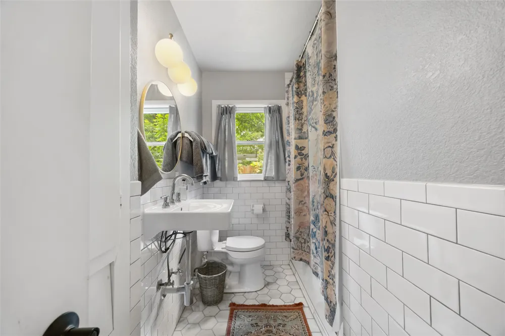 1106 Arcadia Avenue Austin, TX 78757