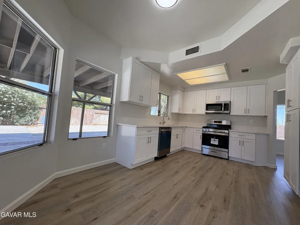 37557 E 42nd Street Palmdale, CA 93552