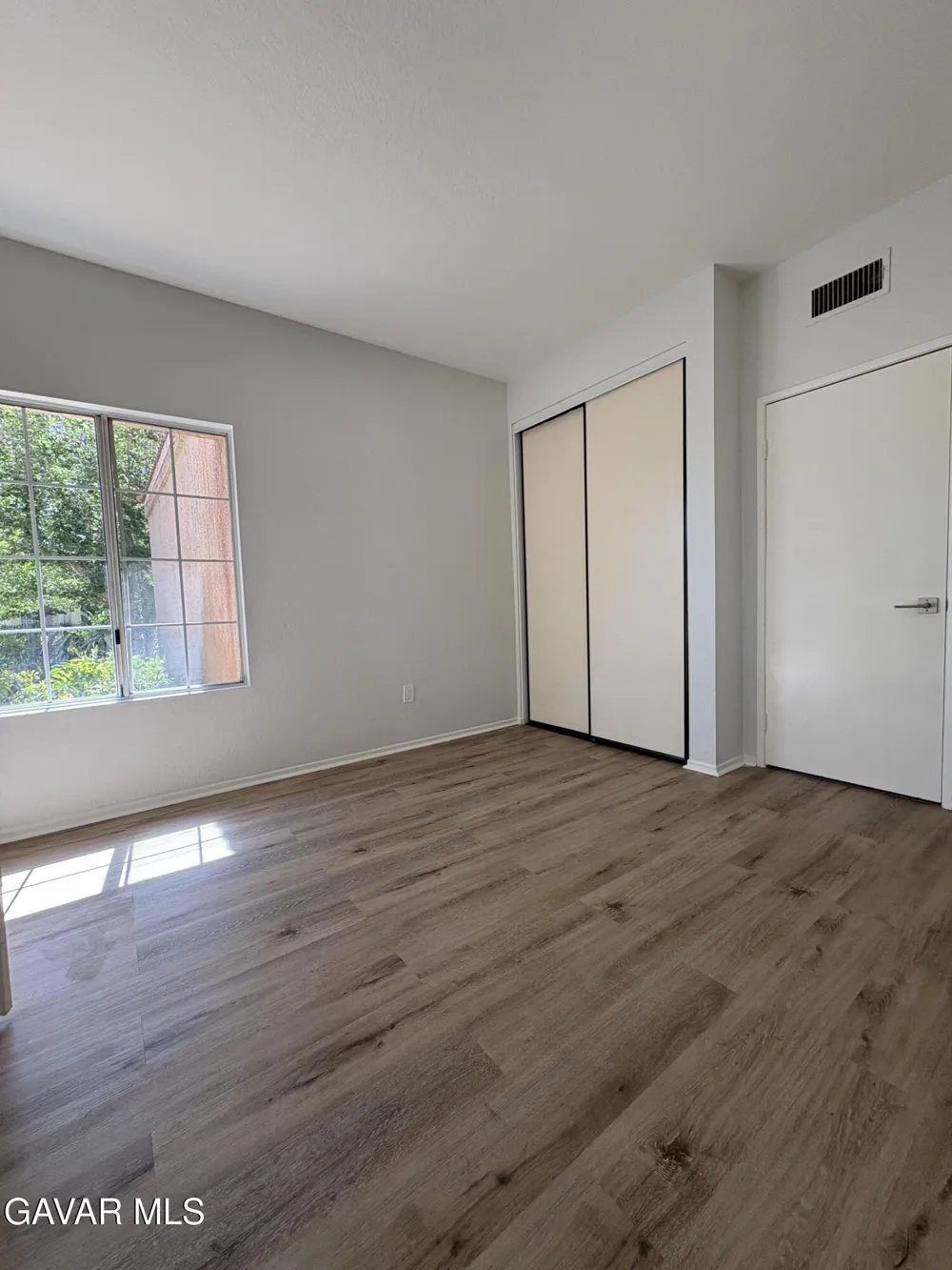 37557 E 42nd Street Palmdale, CA 93552