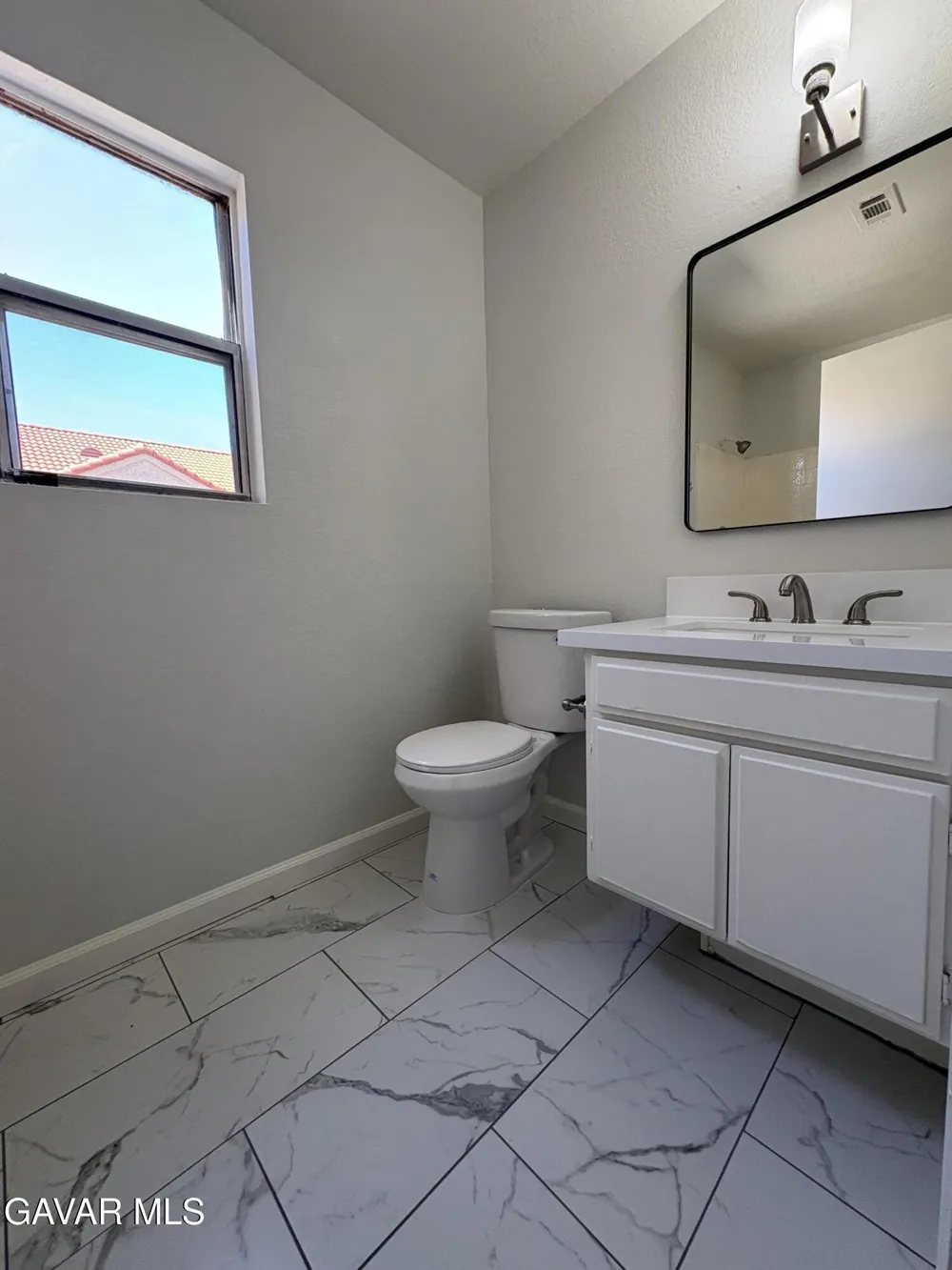 37557 E 42nd Street Palmdale, CA 93552