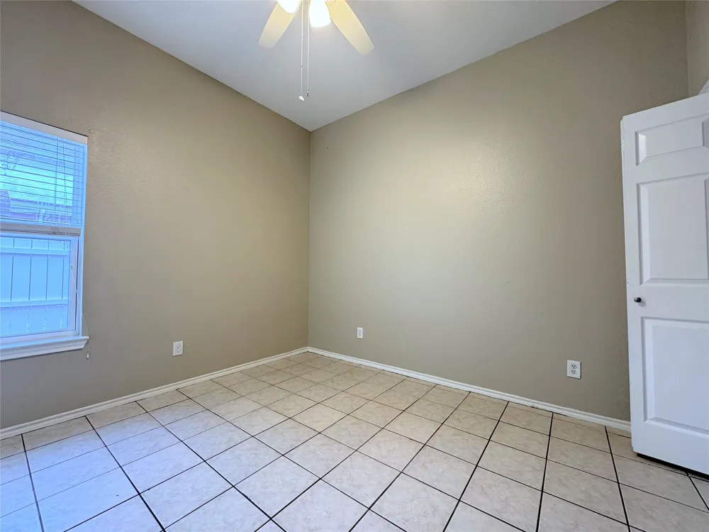 6415 Redstone Drive Arlington, TX 76001