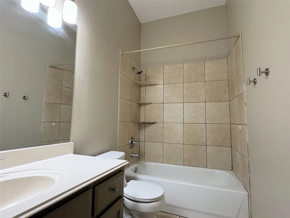 6415 Redstone Drive Arlington, TX 76001