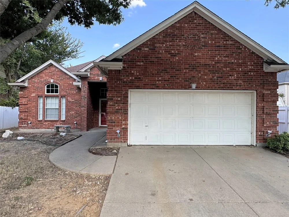 6415 Redstone Drive Arlington, TX 76001
