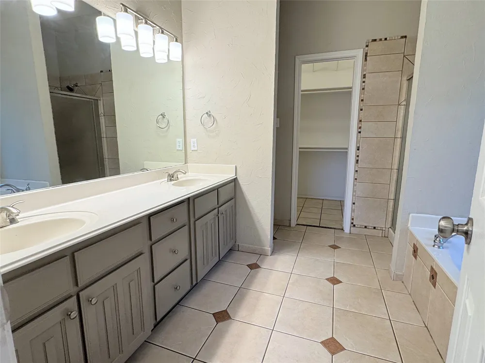 6415 Redstone Drive Arlington, TX 76001