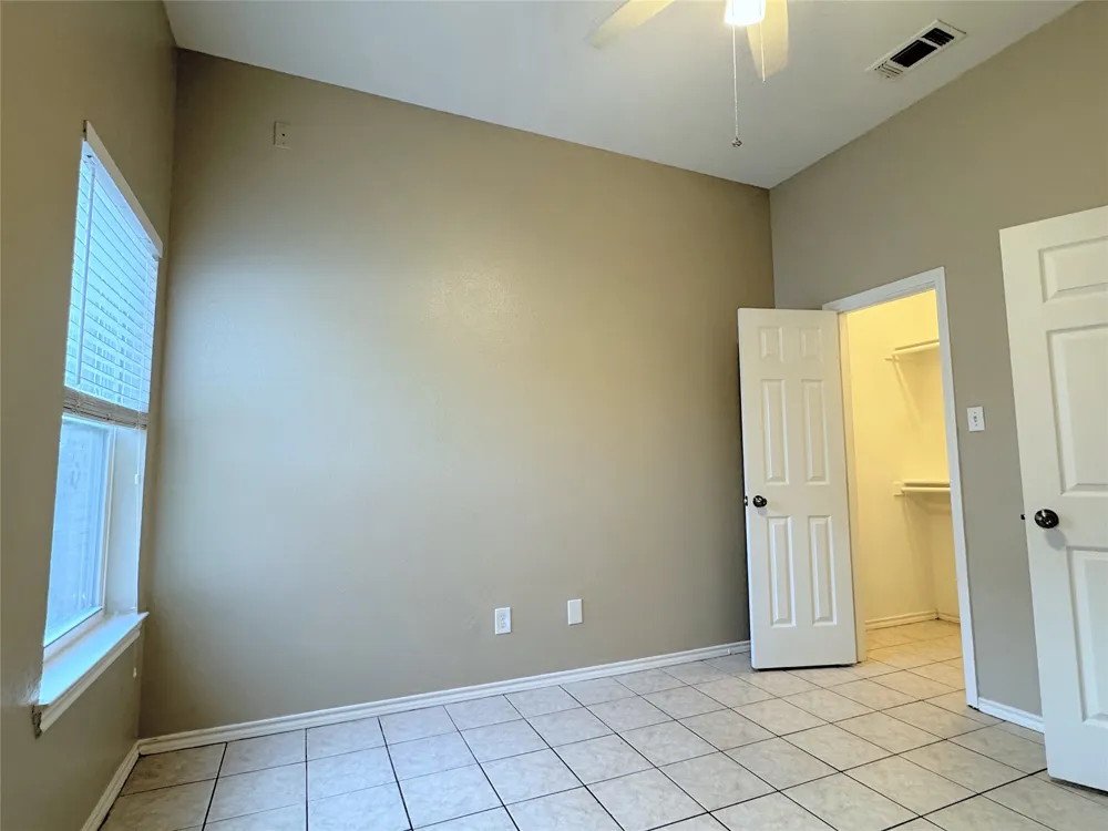 6415 Redstone Drive Arlington, TX 76001