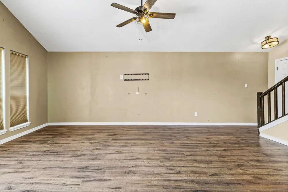 419 W Lake Shore Dr Livingston, TX 77351