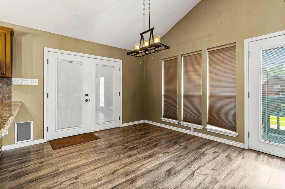 419 W Lake Shore Dr Livingston, TX 77351