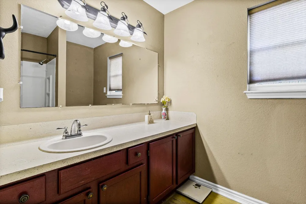 419 W Lake Shore Dr Livingston, TX 77351