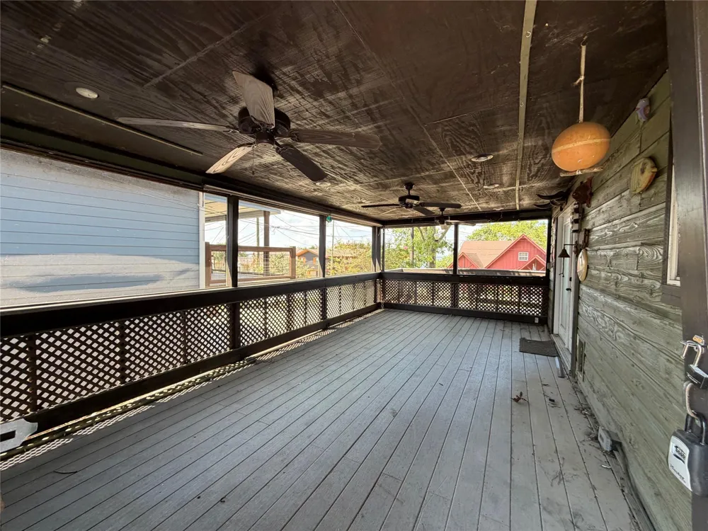 419 W Lake Shore Dr Livingston, TX 77351