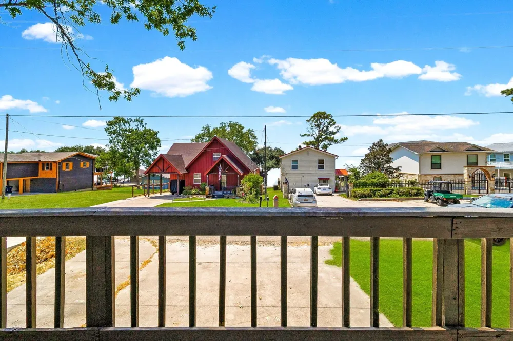 419 W Lake Shore Dr Livingston, TX 77351