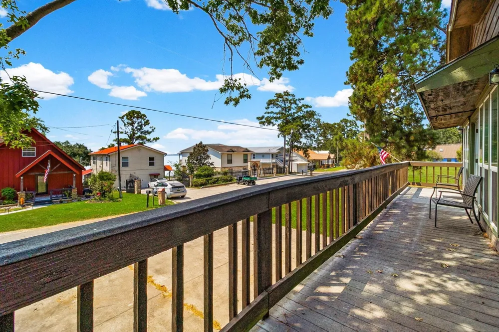 419 W Lake Shore Dr Livingston, TX 77351