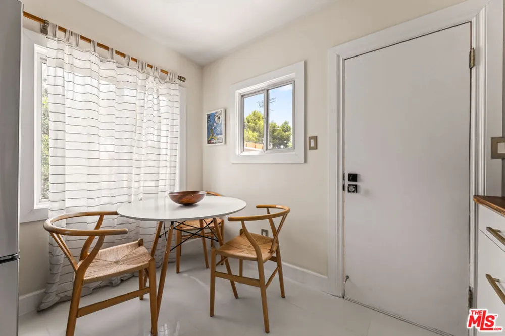 11202 Emelita Street North Hollywood, CA 91601