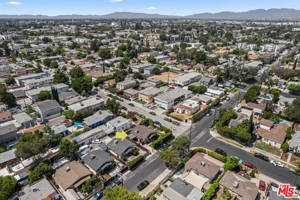 11202 Emelita Street North Hollywood, CA 91601