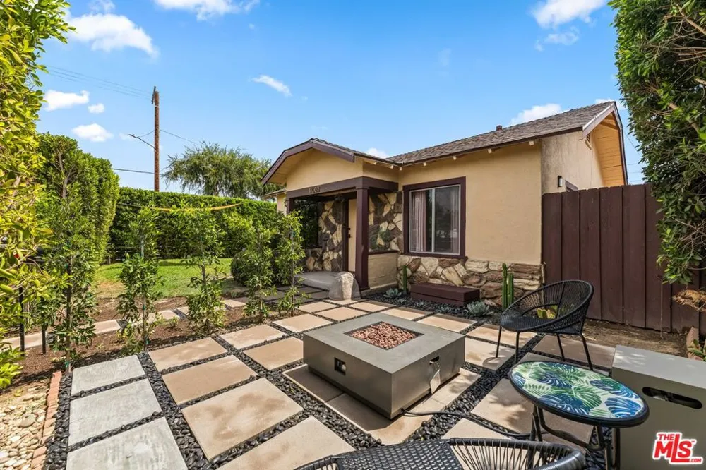 11202 Emelita Street North Hollywood, CA 91601
