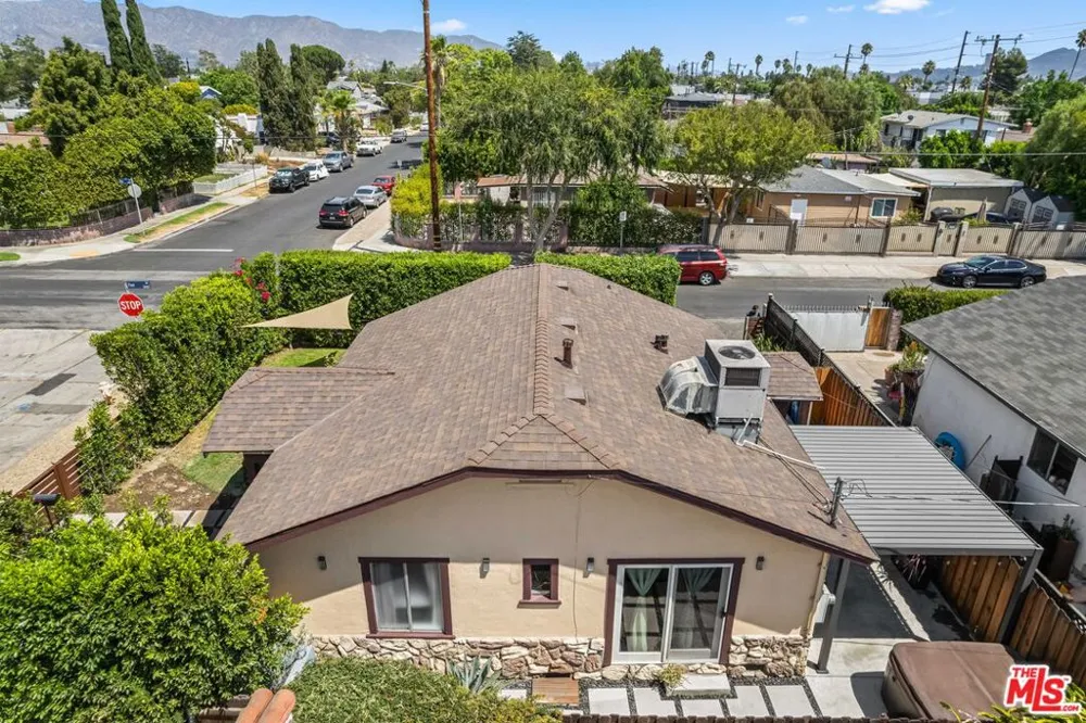 11202 Emelita Street North Hollywood, CA 91601