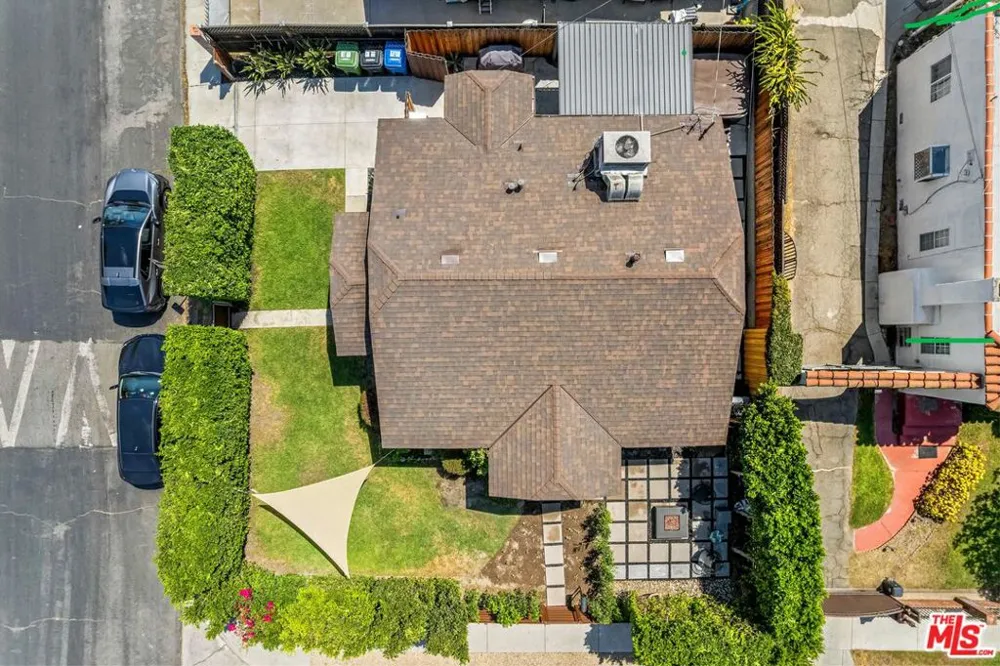 11202 Emelita Street North Hollywood, CA 91601