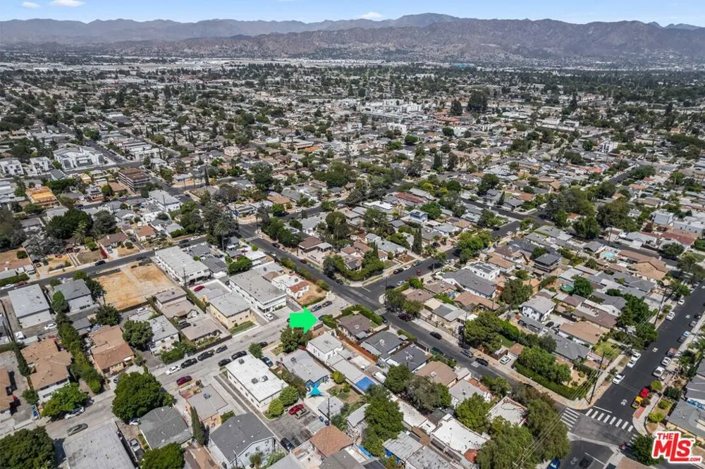 11202 Emelita Street North Hollywood, CA 91601