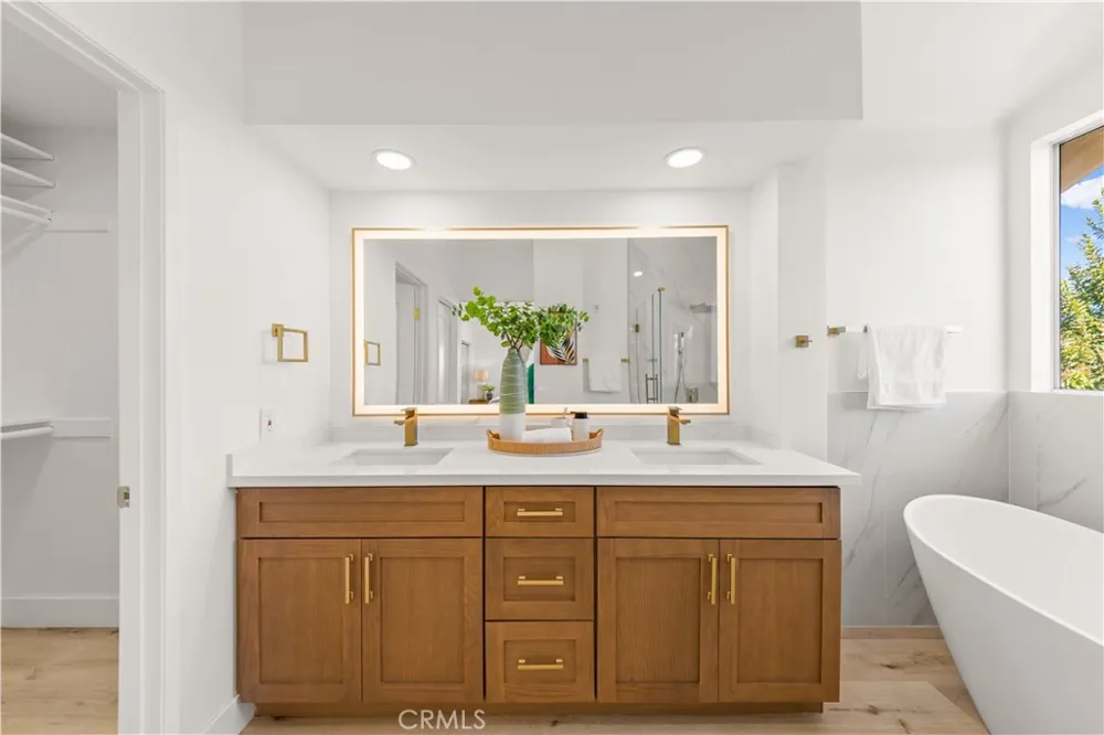 24826 Oxford Laguna Niguel, CA 92677