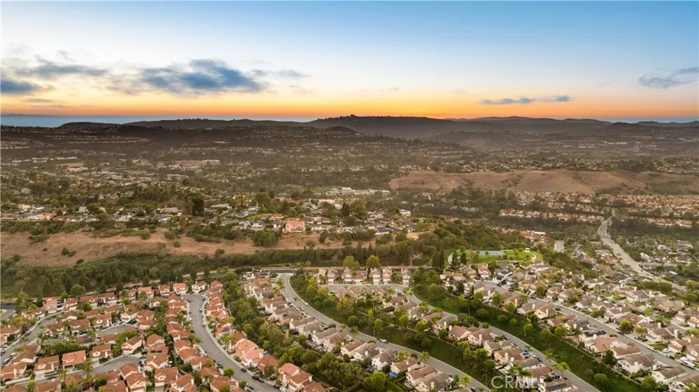 24826 Oxford Laguna Niguel, CA 92677