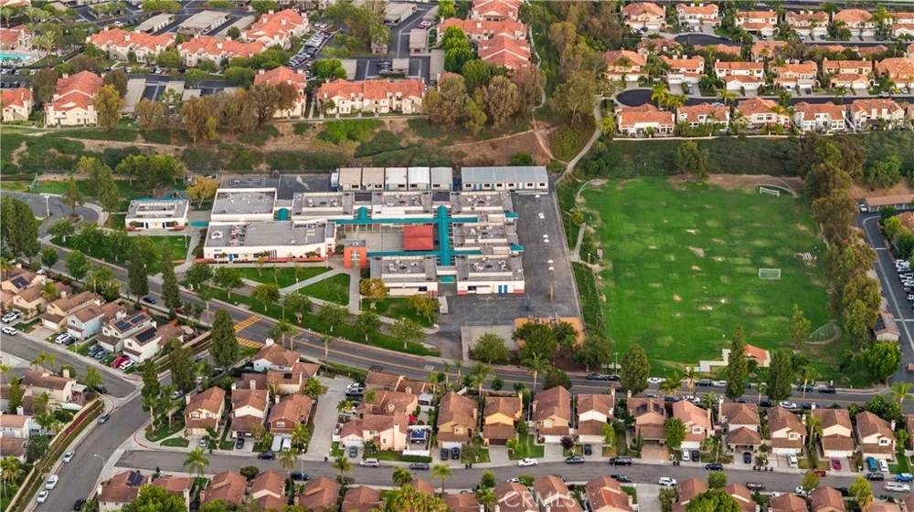 24826 Oxford Laguna Niguel, CA 92677
