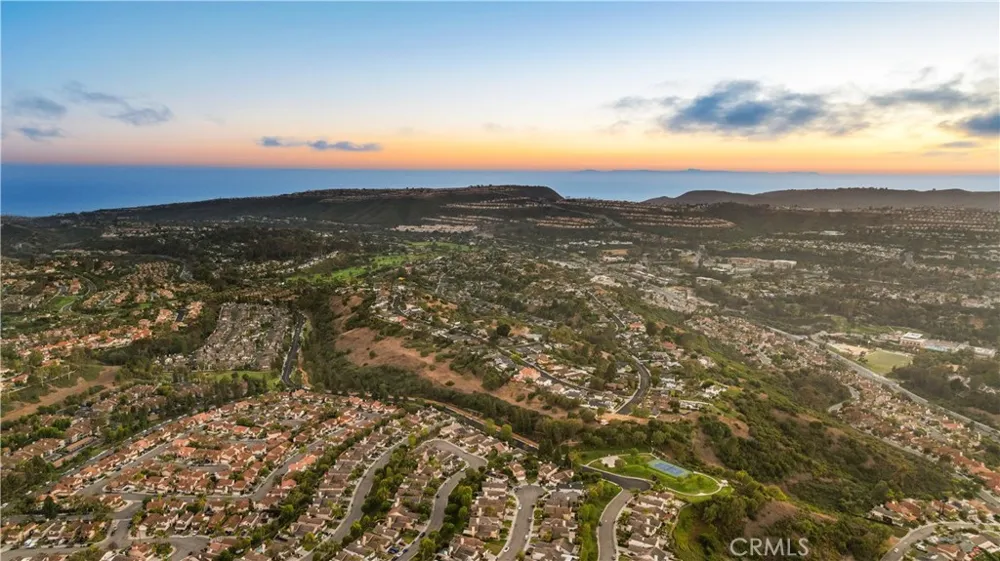 24826 Oxford Laguna Niguel, CA 92677