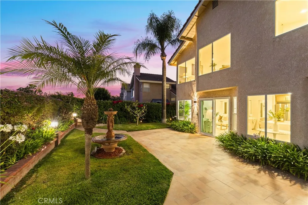 24826 Oxford Laguna Niguel, CA 92677
