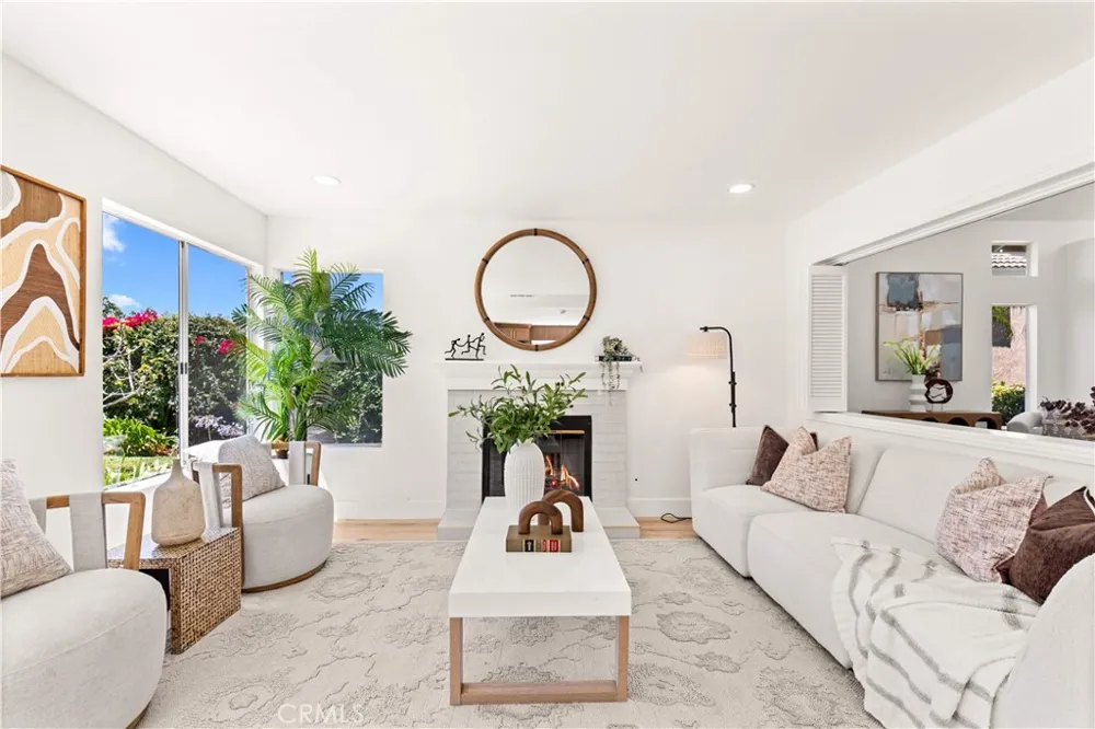 24826 Oxford Laguna Niguel, CA 92677