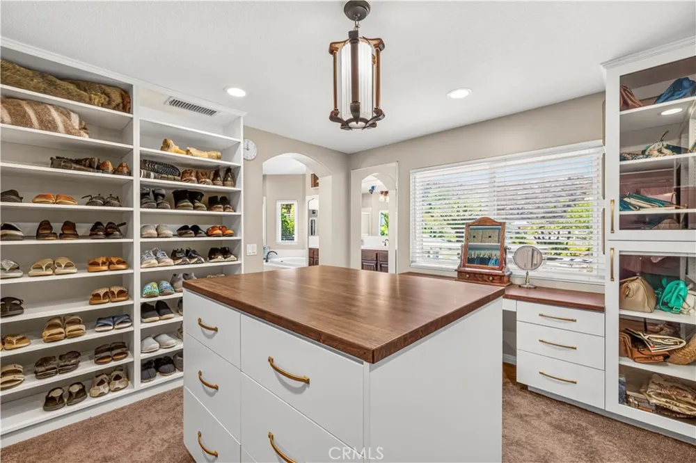 15260 Saddleback Road Canyon Country, CA 91387