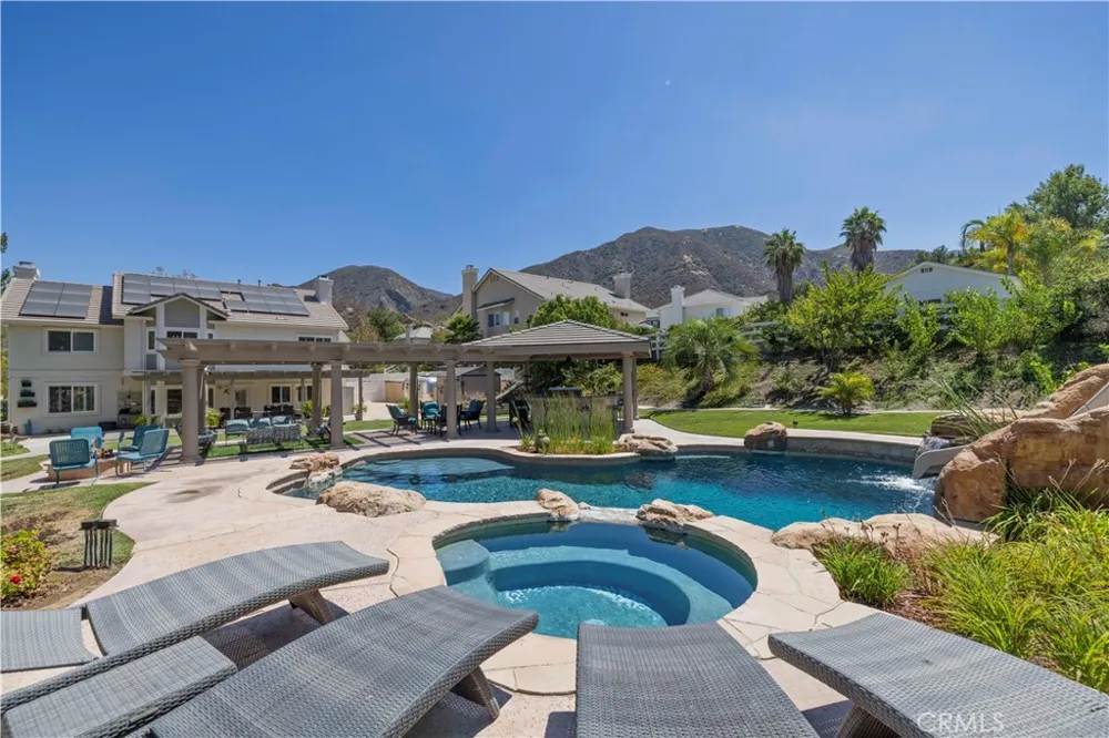 15260 Saddleback Road Canyon Country, CA 91387