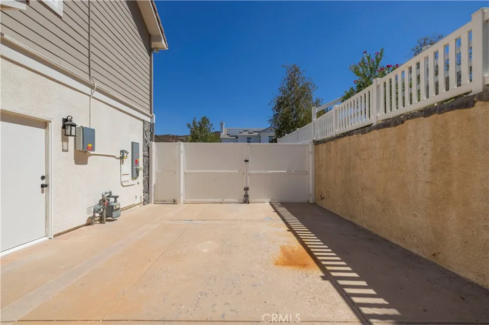 15260 Saddleback Road Canyon Country, CA 91387