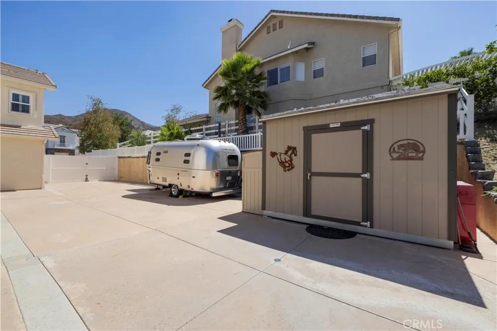 15260 Saddleback Road Canyon Country, CA 91387