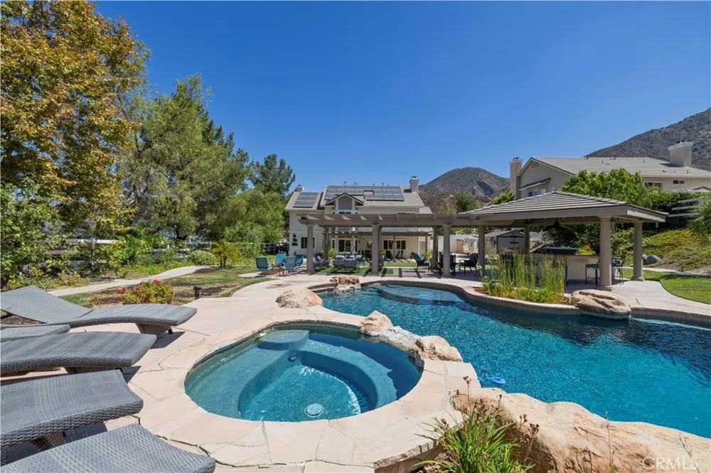 15260 Saddleback Road Canyon Country, CA 91387