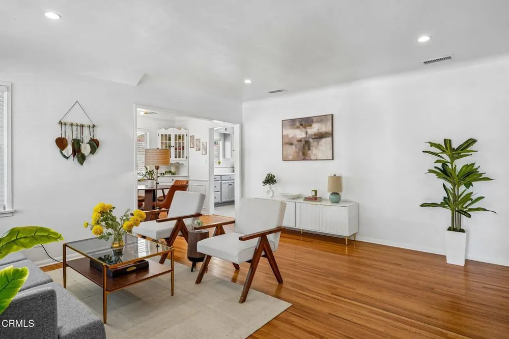 4326 Briggs Avenue Montrose, CA 91020