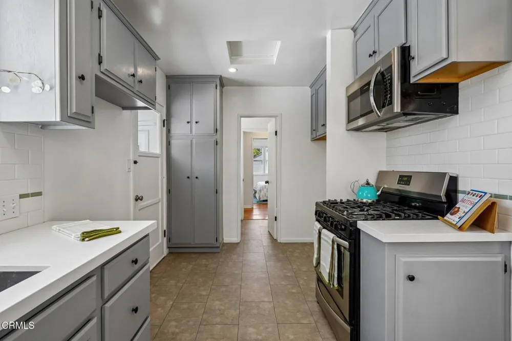 4326 Briggs Avenue Montrose, CA 91020