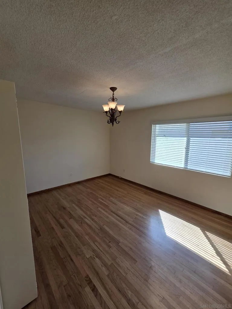 5051 Dubois Drive San Diego, CA 92117