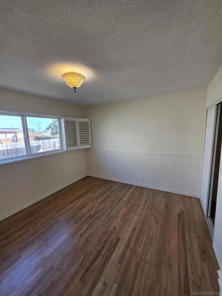 5051 Dubois Drive San Diego, CA 92117