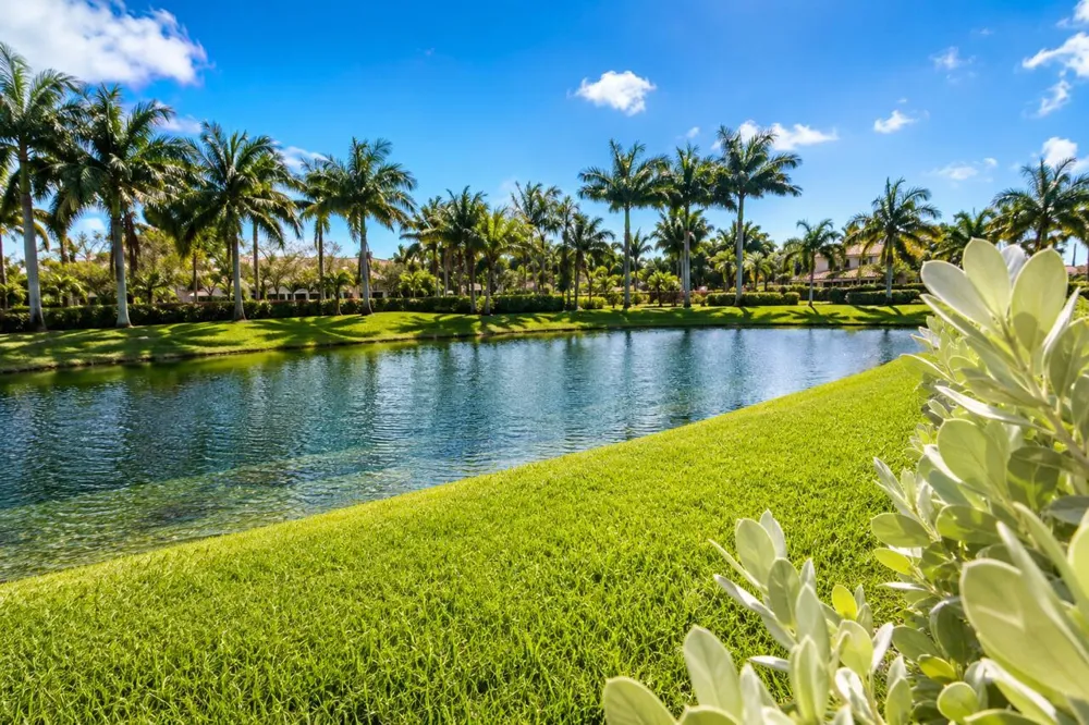 925 NE 34 AVENUE #103 Homestead, FL 33033