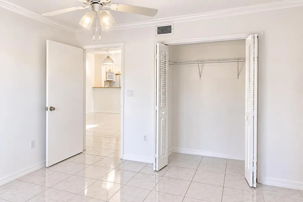 925 NE 34 AVENUE #103 Homestead, FL 33033