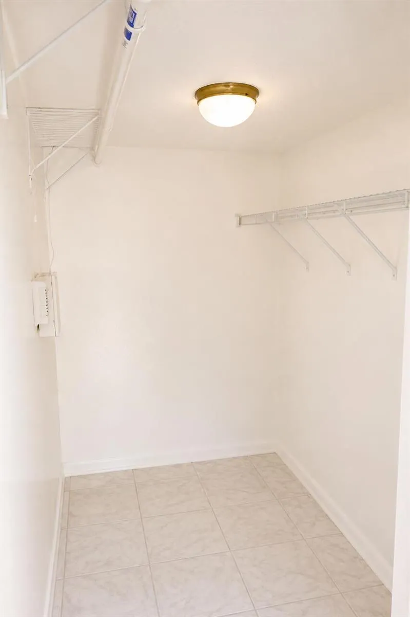 925 NE 34 AVENUE #103 Homestead, FL 33033