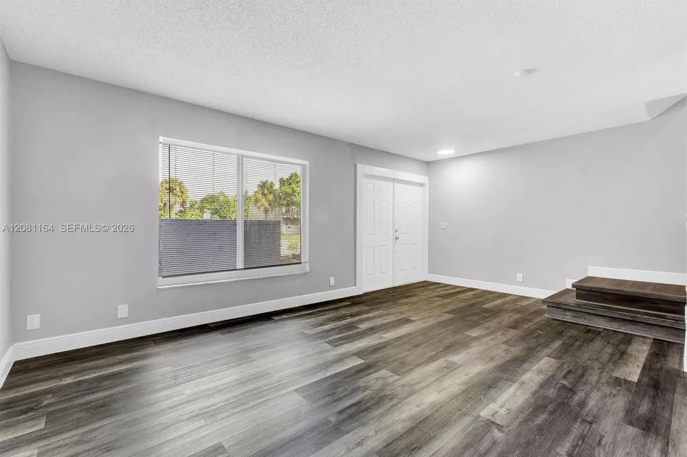 7402 NW 75th St Tamarac, FL 33321