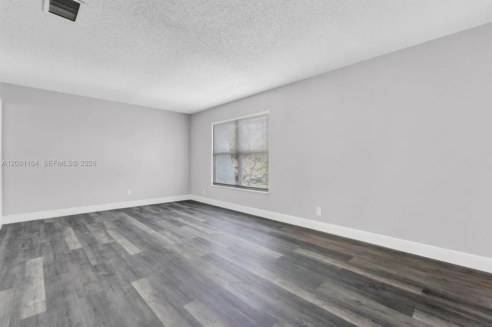 7402 NW 75th St Tamarac, FL 33321