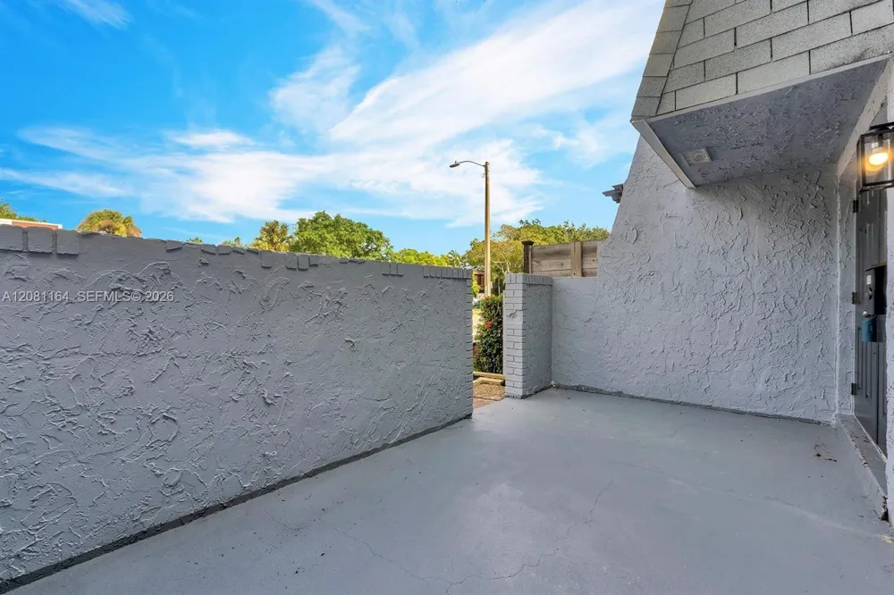 7402 NW 75th St Tamarac, FL 33321