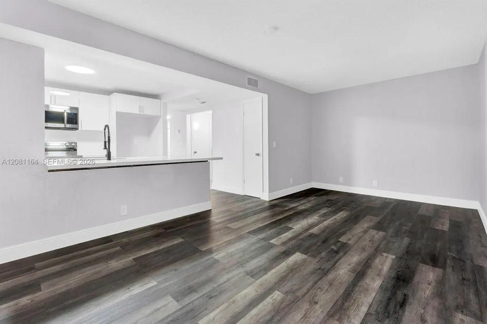 7402 NW 75th St Tamarac, FL 33321