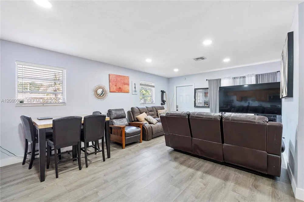 1510 68th Ave Hollywood, FL 33024
